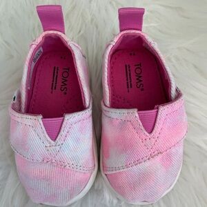 TOMS Alpargata Baby/Toddler Shoes
Neon  Pink Slip-On Shoes Size 4
